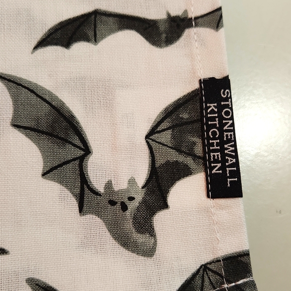 ❤️NWT STONEWALL KITCHEN TEA TOWEL BATS - HALLOWEEN DECORATION DECOR - Picture 6 of 9